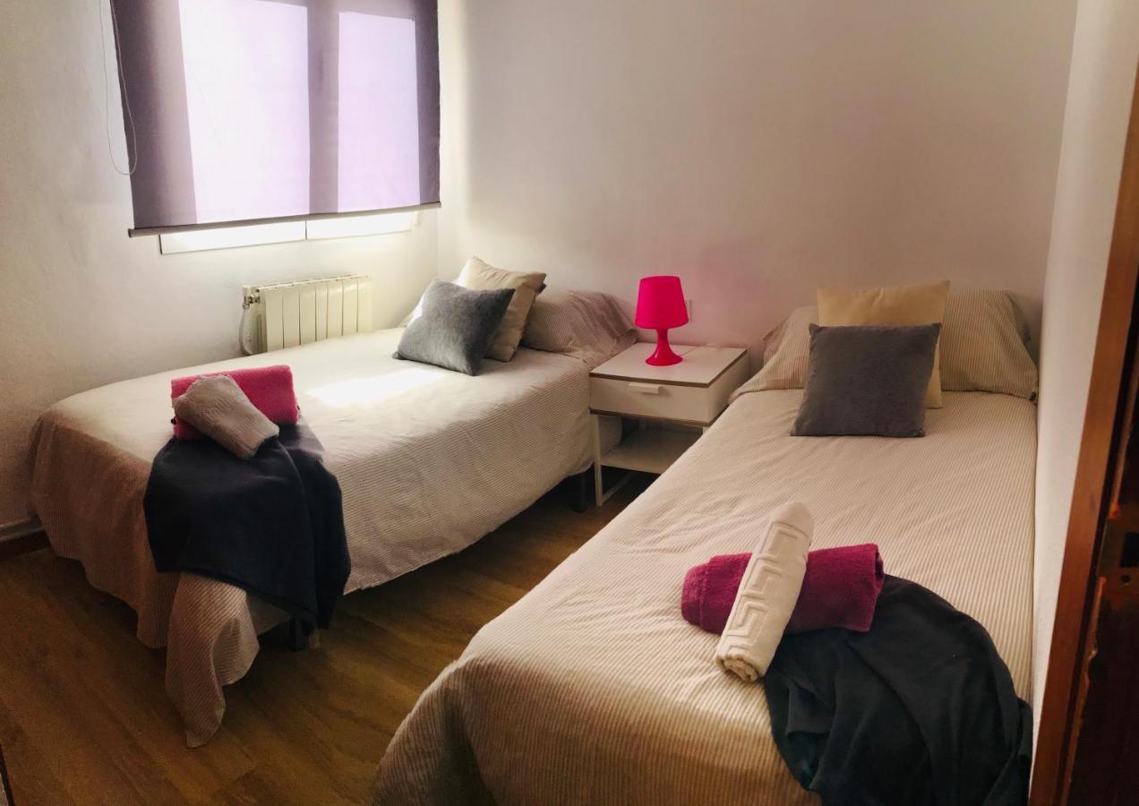 Huetor Con Piscina Privada Casa de Férias *