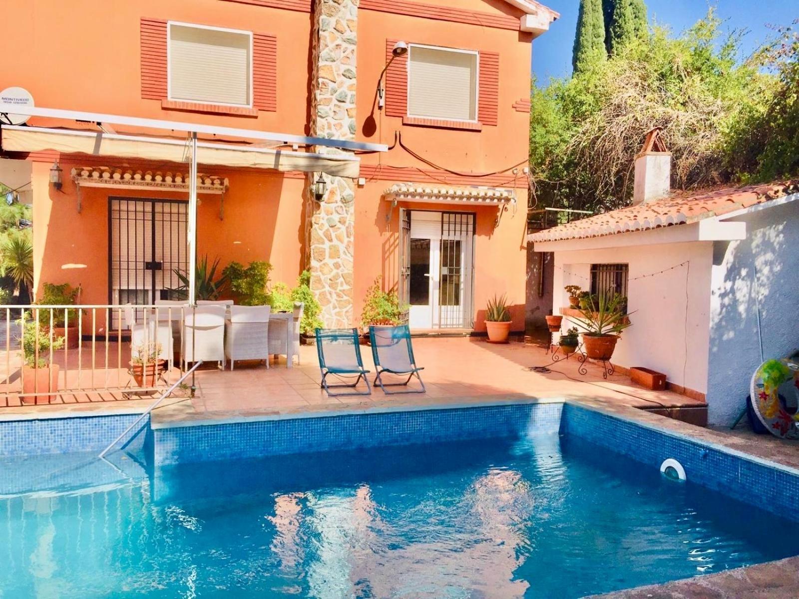 Huetor Con Piscina Privada Casa de Férias